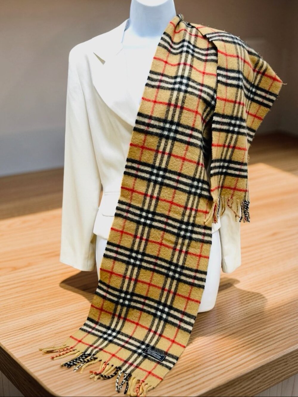 Vgt. Classic Burberrys London 100% WOOL 64"x10" Beige Brown  Plaid Fringe (11